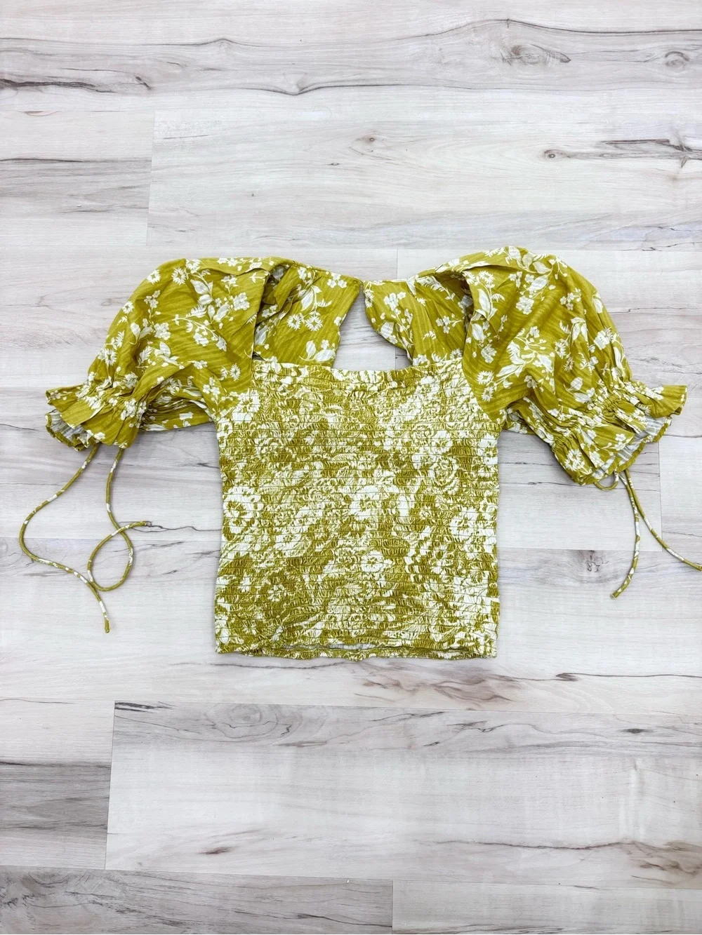 Anthropologie seersucker Smocked puff sleeve Crop Top NWT Sz XS